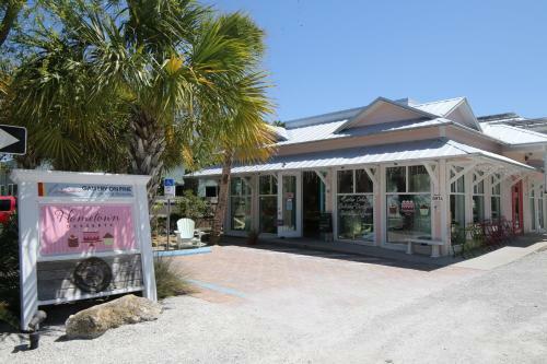 Absolute Anna Maria Two-bedroom Apartment