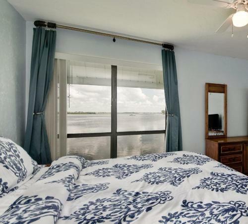Apartamento Runaway Bay 242 - 1418878 Condo