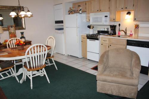 Fall Creek 4bdr Condo (42, 9&10)