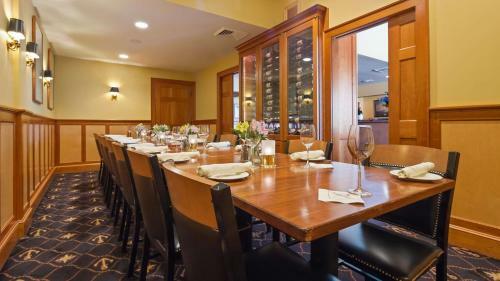 Hotel Best Western Plus Windjammer Inn & Conference Center