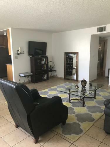 Apartamento Huge 2bd/2 Bath. Apt. Fully Furnished In Burbank