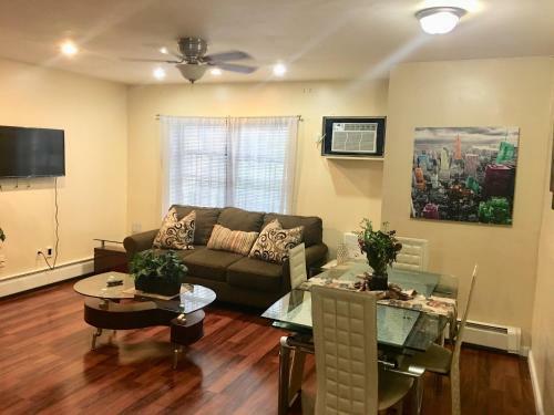 Private Garden Apartment