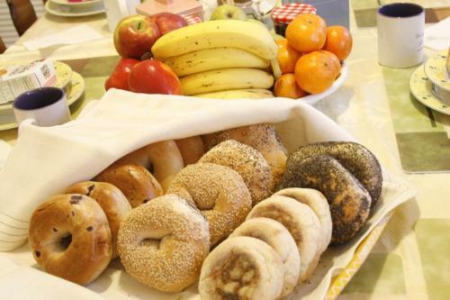 Posada The Coolidge Corner Guest House: A Brookline Bed And Breakfast