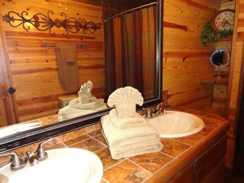 Sundance Trail Cabin Broken Bow Cabin