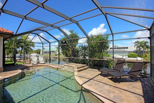 Waterfront Villa Id5218