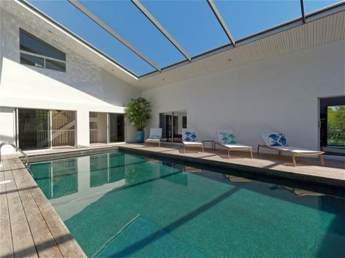 Captiva Rd Home 16500