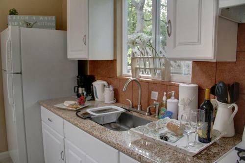 Sea Shell Guest Cottage - One Bedroom Cottage - 3264