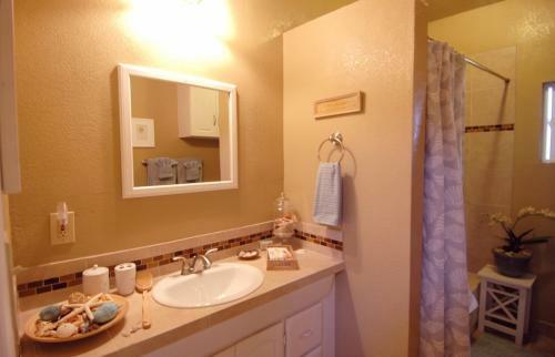 Sea Shell Guest Cottage - One Bedroom Cottage - 3264