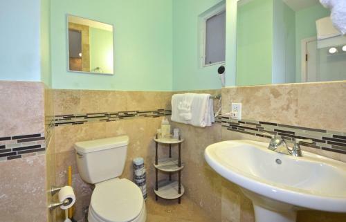 Duval Street Retreat