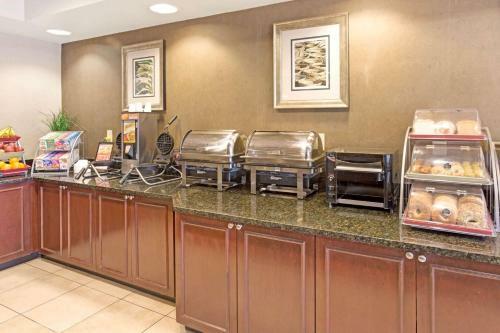 Hotel Wingate By Wyndham Charleston Southern University