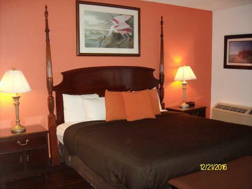 Charleston Grand Hotel