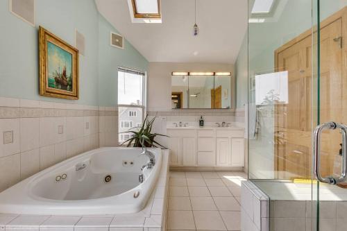 Apartamento The Irving Masterpiece - Wrigley, Parks, Oh My!
