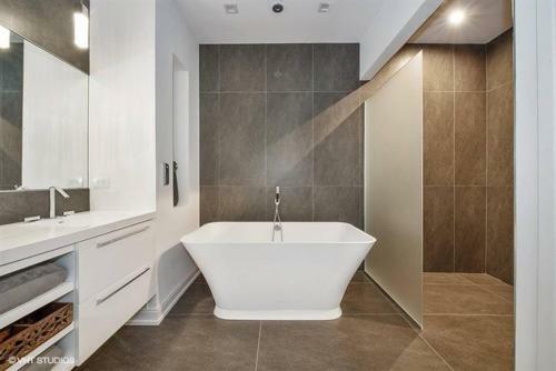 Apartamento Spacious & Private 3 Bdr Luxury Condo In Downtown!