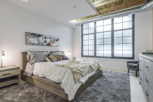 Apartamento Spacious & Private 3 Bdr Luxury Condo In Downtown!