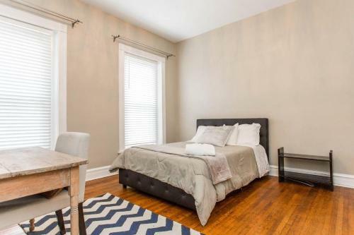 Safe Spacious Mansion In???downtown