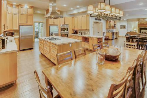 Pine Ridge Estate