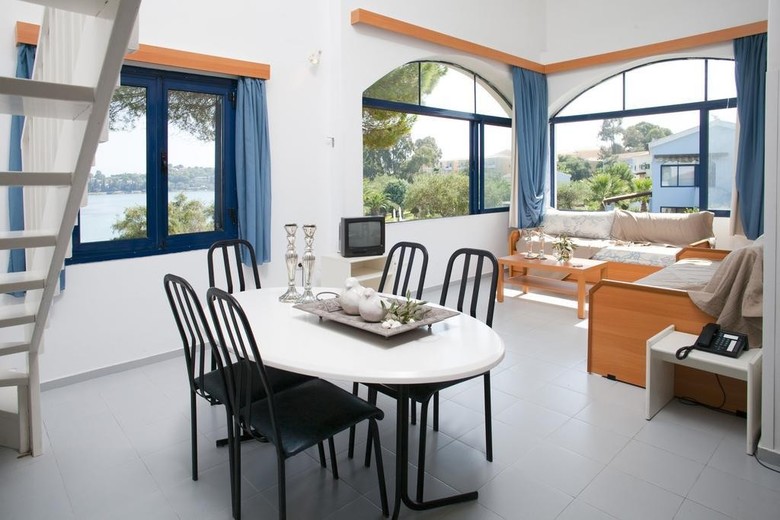 Apartamentos Govino Bay Resort