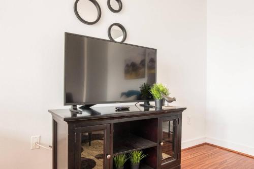 Apartamento Stay Above It All @ Views + Balcony + Shopping 1br