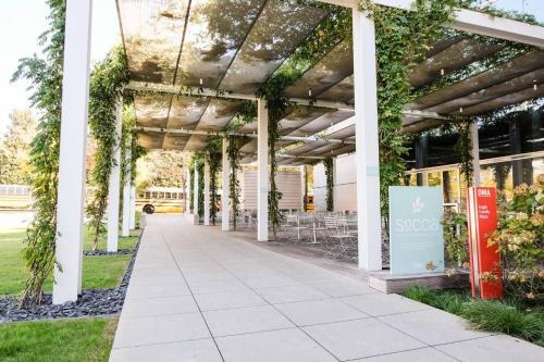 Apartamento Chic Central Uptown Loft 1br @ Shopping + Dining