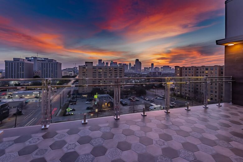 Hotel Element Dallas Downtown East