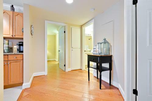 Dp-4 Ritz Pointe Condo Two-bedroom Apartment