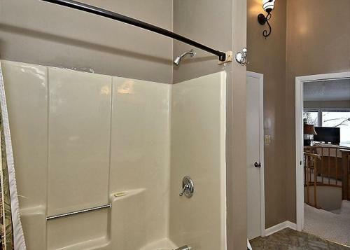 Round To It Three-bedroom Chalet