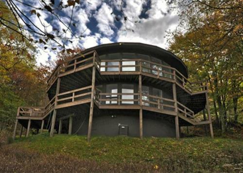 Round To It Three-bedroom Chalet