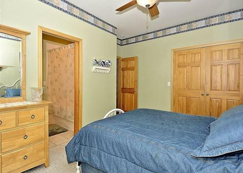 Ski Bums Inn Five-bedroom Chalet