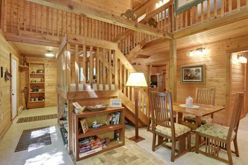 Otters Den Four-bedroom Chalet
