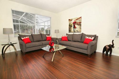 Oxford 410 Apartment
