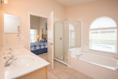 Katrina's Highlands Reserve Villa - Three Bedroom Home