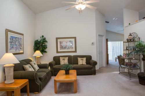 Sarah's Hampton Lakes Villa - Three Bedroom Home