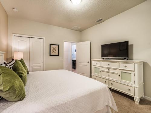 Rhodes Dwelling 8904