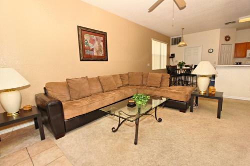 Oxford 684 Apartment