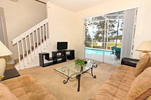 Oxford 684 Apartment