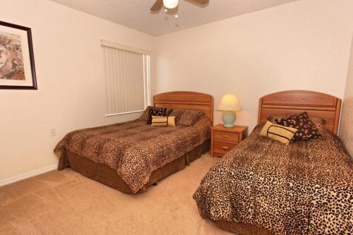 Oxford 684 Apartment