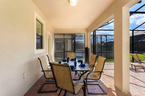 Champions Gate - Eight Bedroom Villa - Cg012