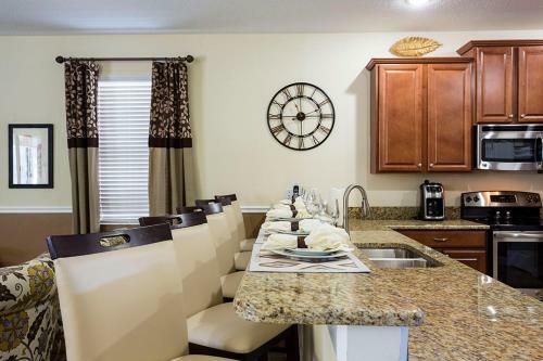 Champions Gate - Eight Bedroom Villa - Cg015