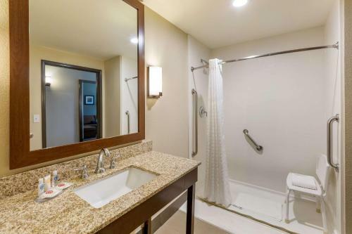 Hotel Comfort Suites Near Denver Downtown