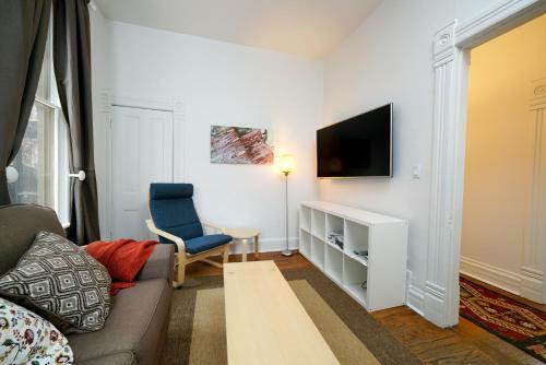 1741 Emerson St Home