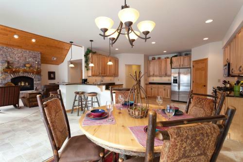 Apartamento Copperwood #16- Hiller Vacation Homes Condo