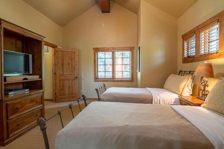 Huckleberry Cottage - Rc21