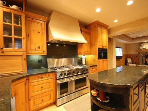 Family Getaway House #1