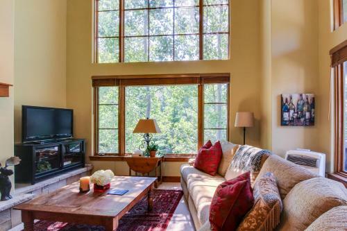 Pinecone Lodge In Arrowhead