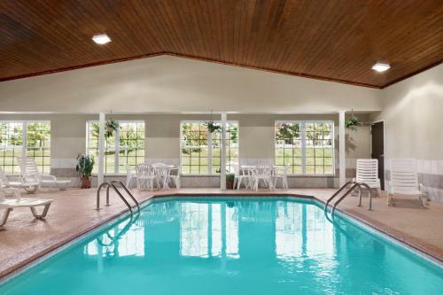 Hotel Ramada By Wyndham Elizabethtown