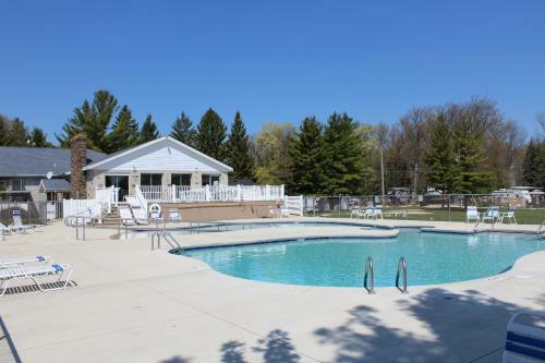 Plymouth Rock Camping Resort Park Model 21