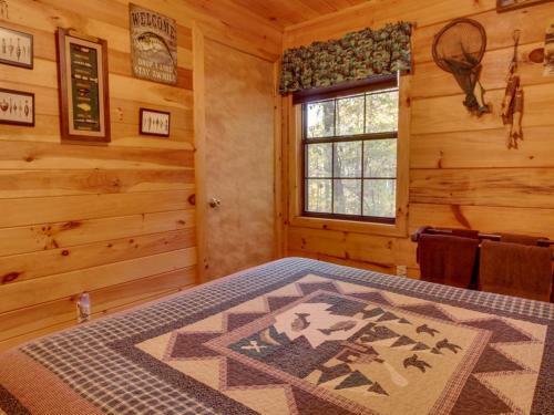 Tree Song Mountain Creek Cabin