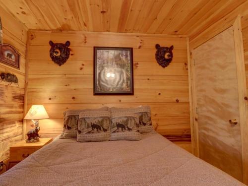 Tree Song Mountain Creek Cabin