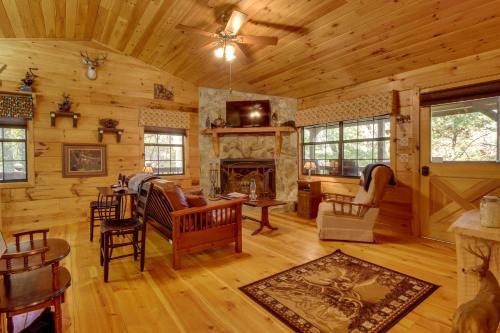 Tree Song Mountain Creek Cabin