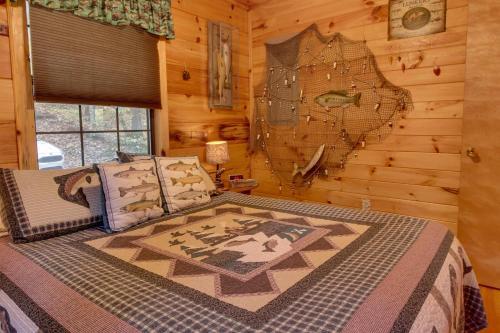 Tree Song Mountain Creek Cabin